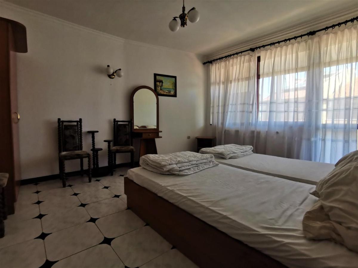 Lazur Seaview Apartment Pomorie Exterior photo